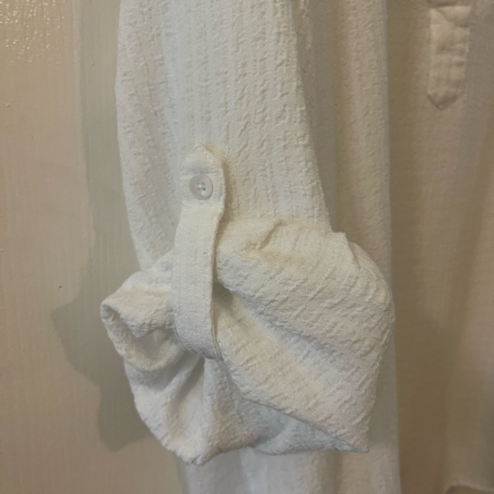 Jane and Delancey Textured White Blouse - Picture 4 of 8